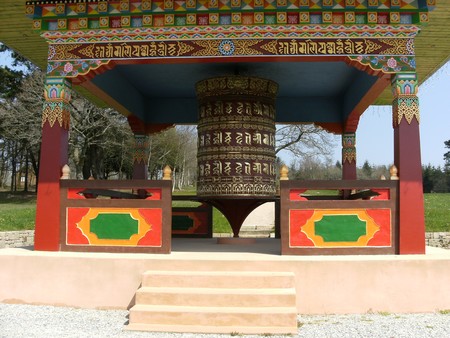 Moulin à prière du temple bouddhiste de Plouray 3